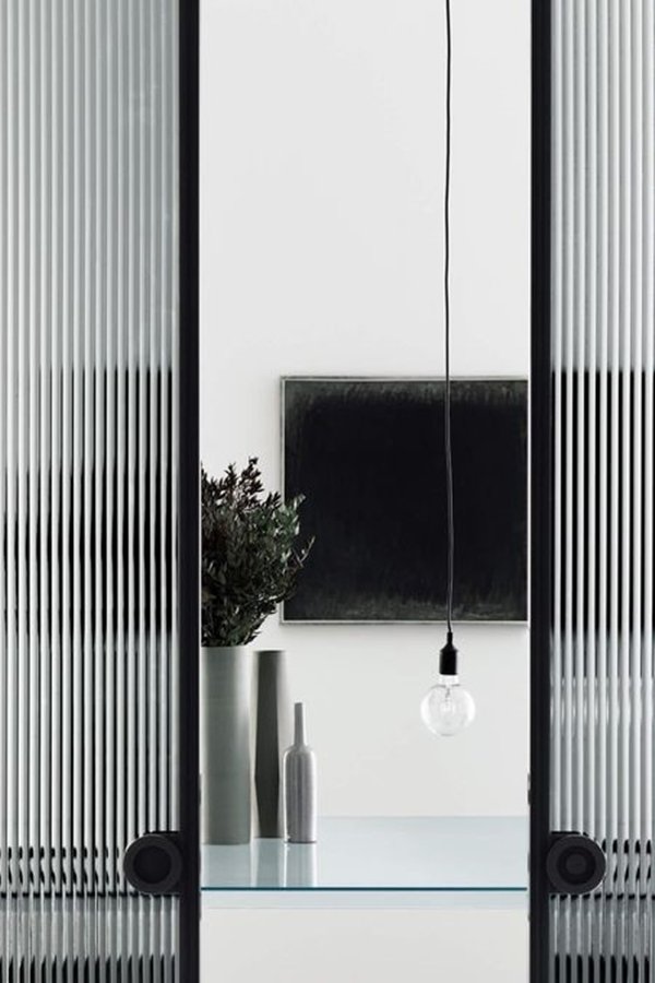 Ripple glass room divider