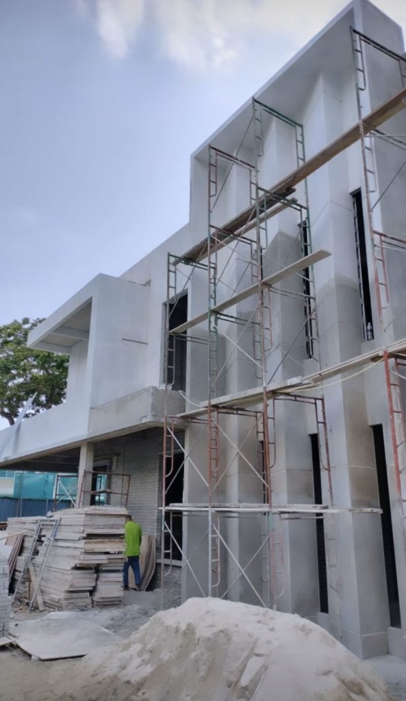 Modern house extension project in Penang designed and built according to legal safety standards.