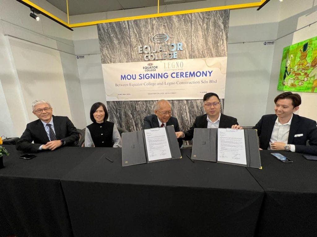 Group at MOU signing ceremony between Equator College and Legno.